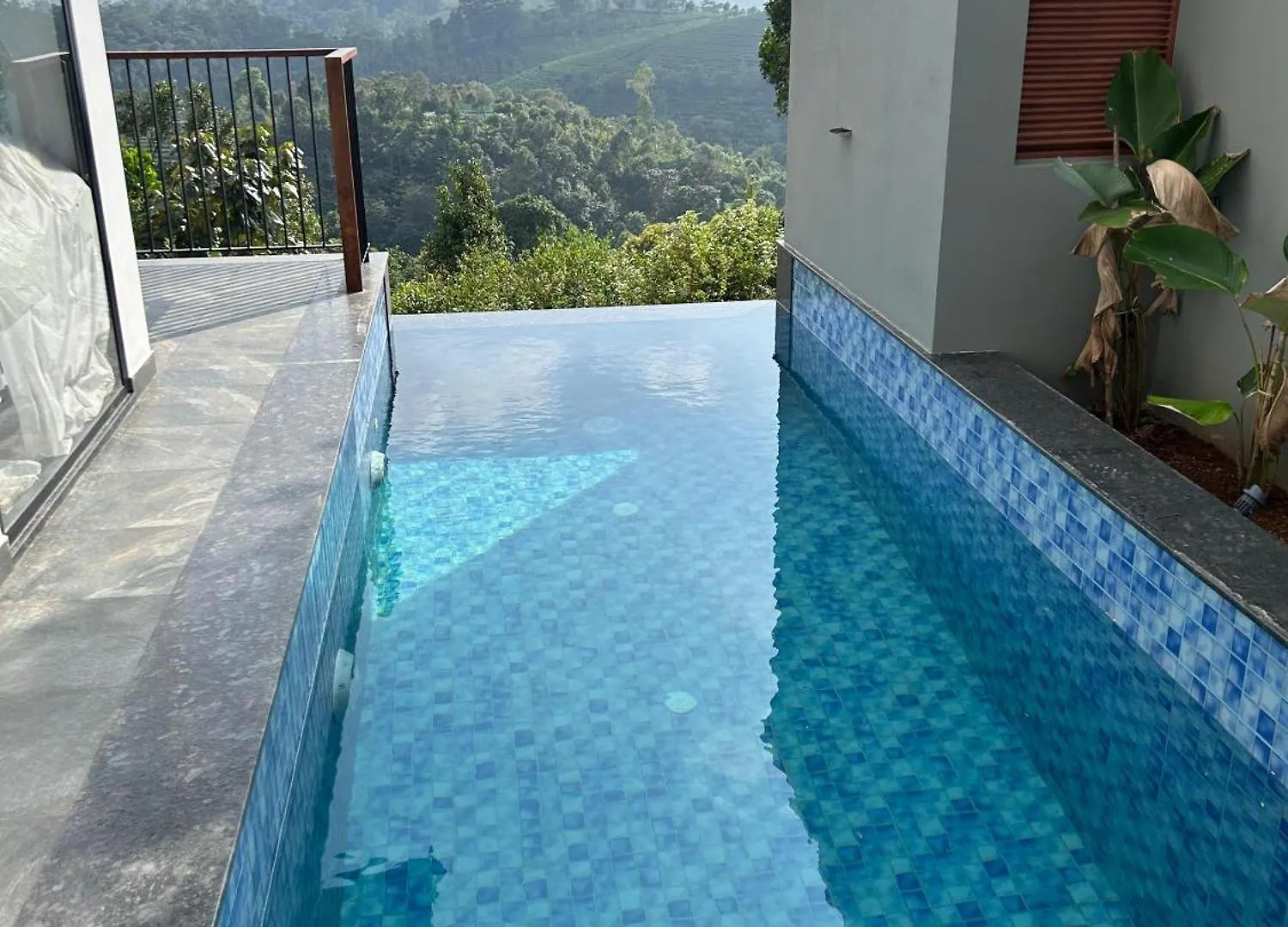 Resort Sylvan Retreat - Luxury Mountain Cottages Vagamon India