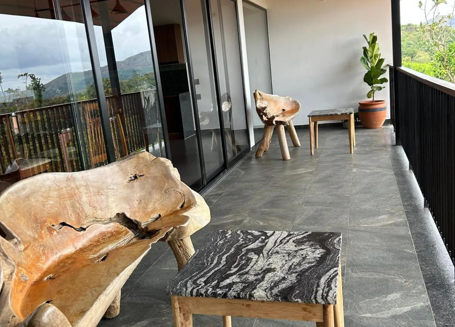 Sylvan Retreat - Luxury Mountain Cottages Vagamon Indie